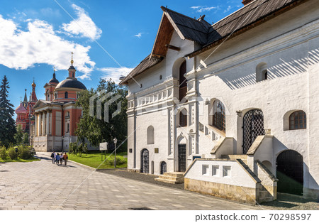 Old English Court in central Moscow, Russia 70298597