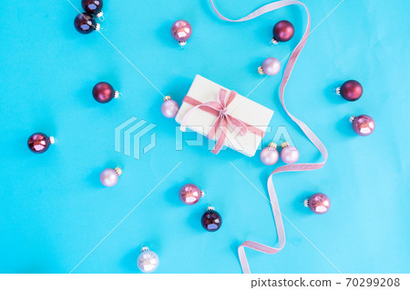 Christmas flat lay scene with golden decorations Christmas flat lay scene with golden decorations 70299208