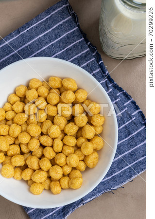 Sugar honey crunchy corn cereal Sugar honey crunchy corn cereal 70299226