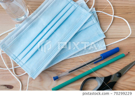 disposable mask back to school covid-19 coronavirus disposable mask back to school covid-19 coronavirus 70299229