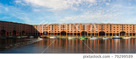 Albert Dock in Liverpool 70299589