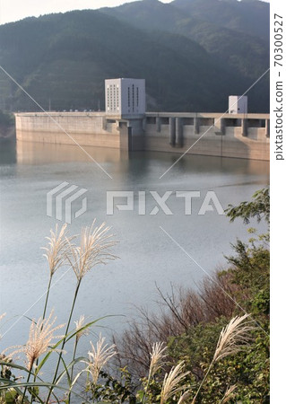 Gokayama Dam in early autumn 70300527