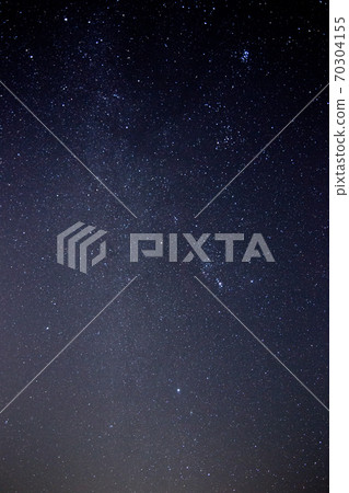Hoshino Photo Orion shining in the autumn sky 70304155