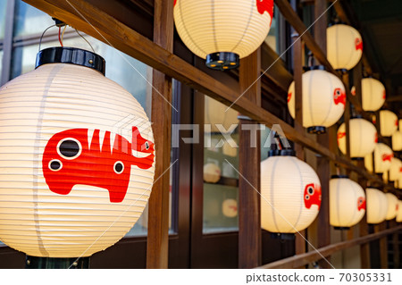 Red bee lanterns and festival scenery 70305331