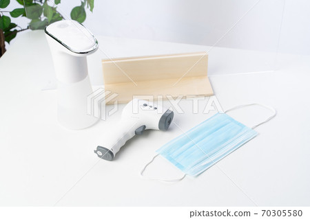 Temperature measurement system thermometer disinfectant mask alcohol 70305580