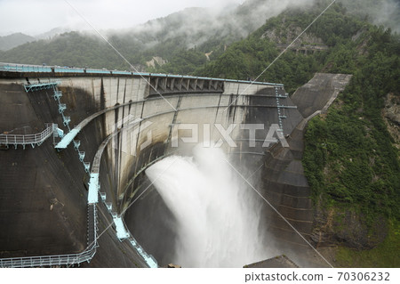 Kurobe Dam 70306232