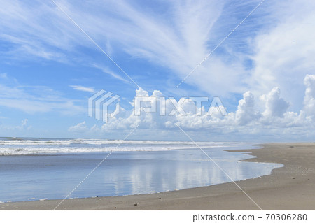 Kujukuri Beach and Summer Sky 70306280