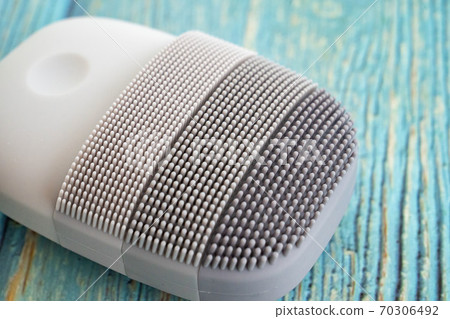 bristles vibration massager for facial skin care bristles vibration massager for facial skin care 70306492