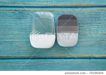gadget. vibration massager for facial skin care. gadget. vibration massager for facial skin care. 70306804