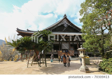 Hiroshima Prefecture Autumn Miyajima Toyokuni Shrine Senjokaku 70309413