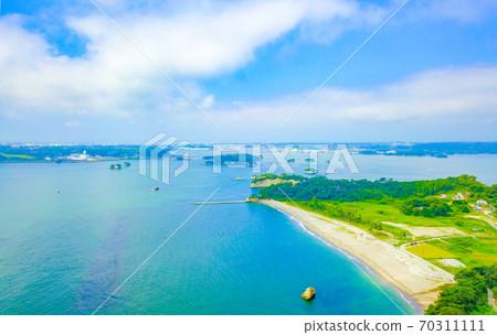 Katsurashima Beach seen from the sky (Urato Islands, Shiogama City, Miyagi Prefecture, Katsura Island) 70311111