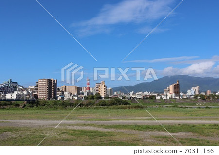 從海老名市側（神奈川縣）看的厚木市 70311136