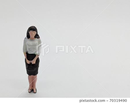 一個女人站 一個女人站 70319490