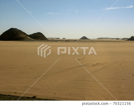 撒哈拉大沙漠在埃及的晴天 70321156