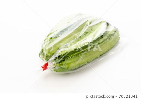 Winged bean (Urizumi bean) in a bag Winged bean (Urizumi bean) in a bag 70321341