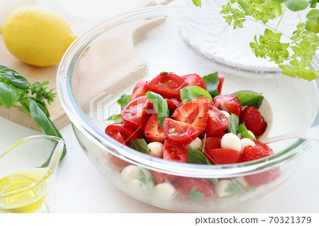 Strawberry and tomato caprese Strawberry and tomato caprese 70321379
