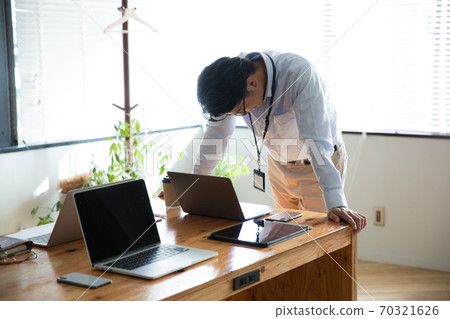 一個失望的商人 一個失望的商人 70321626