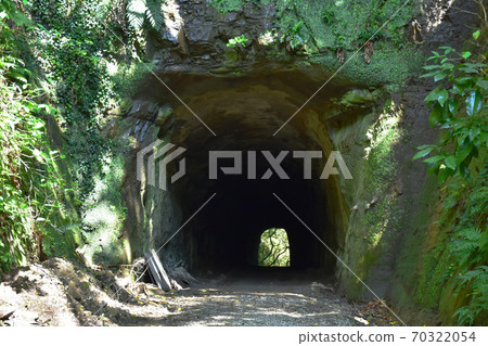 Koura Beach (Onjuku Town, Isumi District, Chiba Prefecture) A private beach after passing through the tunnel Koura Beach (Onjuku Town, Isumi District, Chiba Prefecture) A private beach after passing through the tunnel 70322054