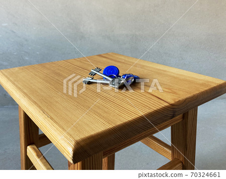 Keys on the tabouret 70324661