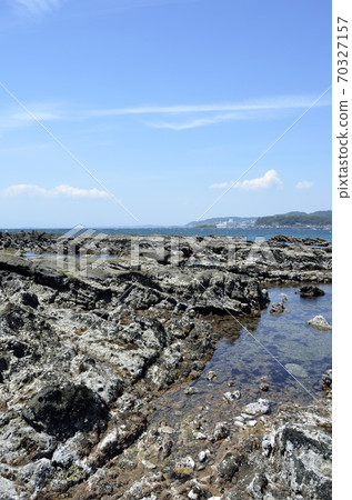 The tide of the tide 70327157