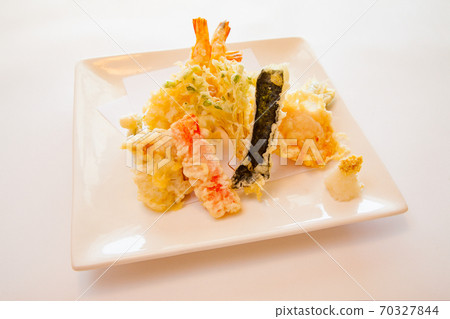 [Single image for cropping] Assorted tempura 70327844