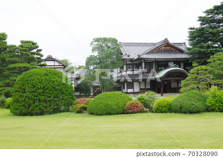 Ritsurin Garden Building View Ritsurin Garden Building View 70328090