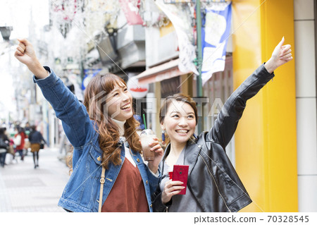 女人出去玩 70328545