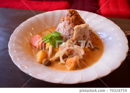 Thai curry  70328759