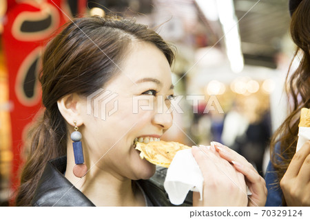 一個走路的女人 70329124