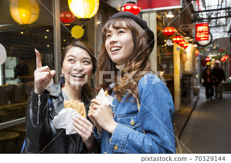 一個走路的女人 70329144