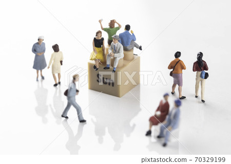 週日街角 週日街角 70329199