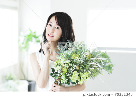 Female flower bouquet botanical lifestyle 70331343