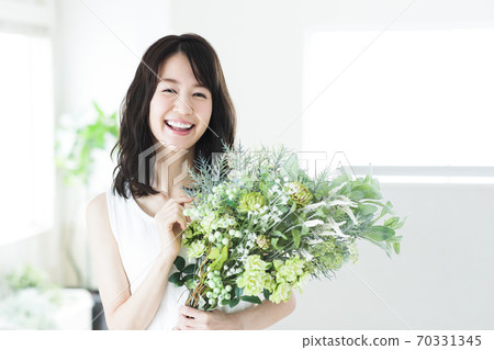 Female flower bouquet botanical lifestyle Female flower bouquet botanical lifestyle 70331345