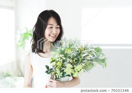 Female flower bouquet botanical lifestyle Female flower bouquet botanical lifestyle 70331346