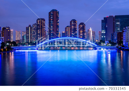 Night view of Tokyo Eitai Bridge and high-rise condominiums Night view of Tokyo Eitai Bridge and high-rise condominiums 70331545