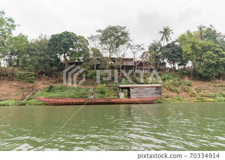 Boat tour from Laos Luang Prabang to Pak Ou Caves Boat tour from Laos Luang Prabang to Pak Ou Caves 70334914