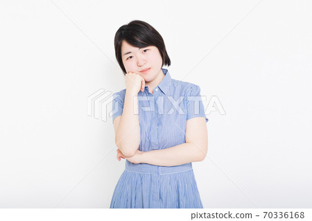 A woman having trouble A woman having trouble 70336168