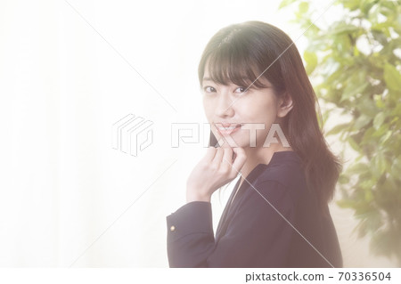一個轉身的女人 一個轉身的女人 70336504