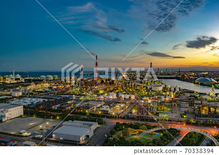 [Mie Prefecture] Yokkaichi / Factory night view / Twilight 70338394