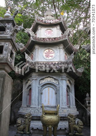 Five-row mountain 70341873