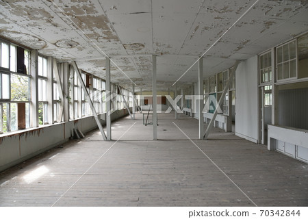 Japanese white, old and beautiful wooden architecture Japanese white, old and beautiful wooden architecture 70342844