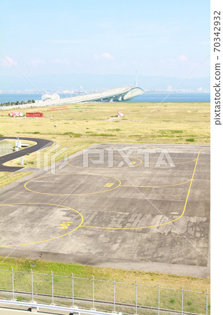 直升機場位於海邊 直升機場位於海邊 70342932