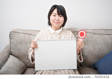一個女人與寫生 一個女人與寫生 70345416