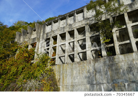 Coal Mine Memorial Forest Park / Raw Coal Pocket 70345667