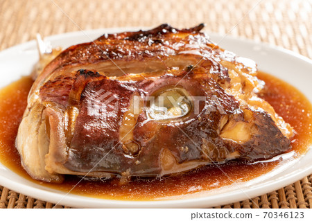 煮的沙丁魚（蘋果酒）。 70346123