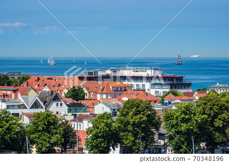 View to the Baltic Sea coast in Warnemuende, Germany View to the Baltic Sea coast in Warnemuende, Germany 70348196
