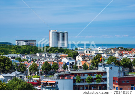 View to the Baltic Sea coast in Warnemuende, Germany 70348197
