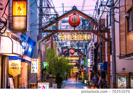 View of Yokohama cityscape of Japan, such as Yokohama's Noge bar (Yanagi-dori) 70351070