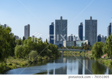 Ansan Lake Park, Ansan City, Gyeonggi-do Ansan Lake Park, Ansan City, Gyeonggi-do 70351905