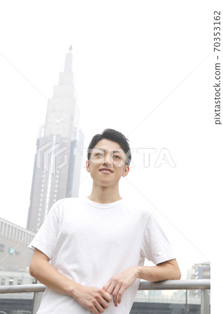 笑臉年輕人生活方式的形象 笑臉年輕人生活方式的形象 70353162